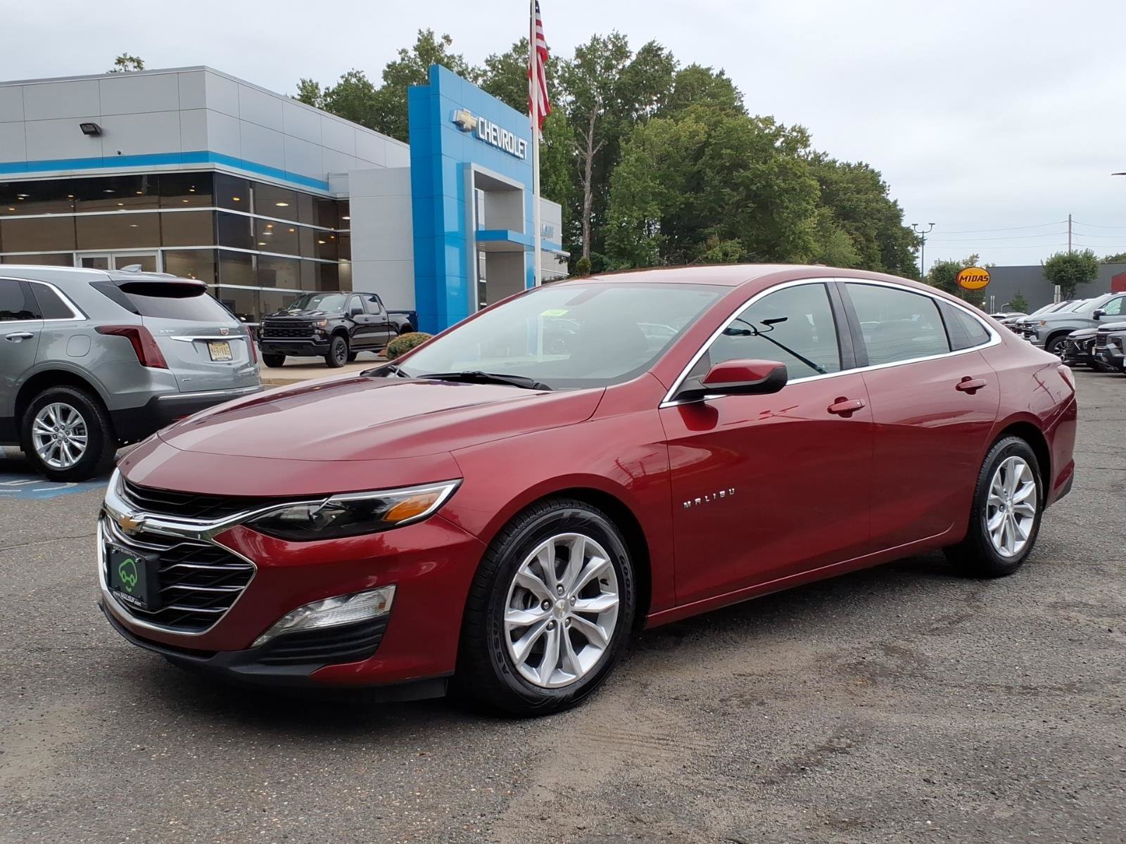 Certified 2019 Chevrolet Malibu LT w/ Driver Confidence Package FWD image 3
