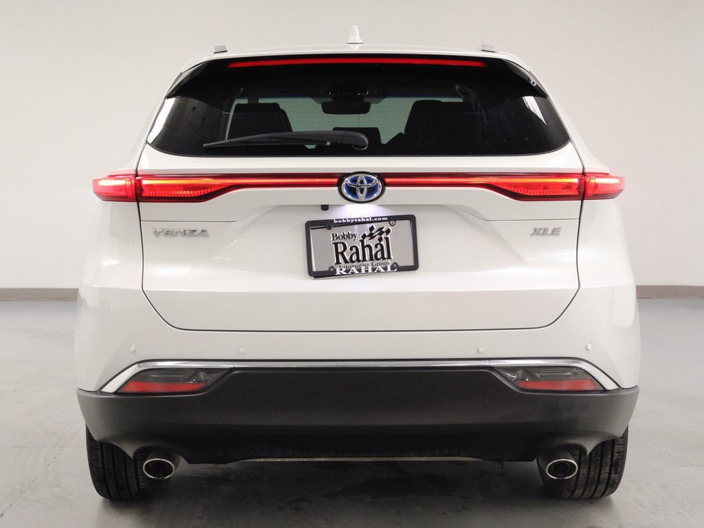 Used 2023 Toyota Venza image 6