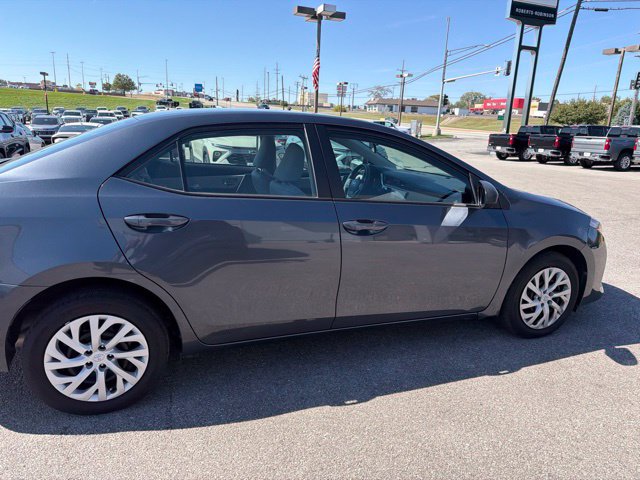 Used 2017 Toyota Corolla LE w/ Carpet Mat Package (TMS) FWD image 13