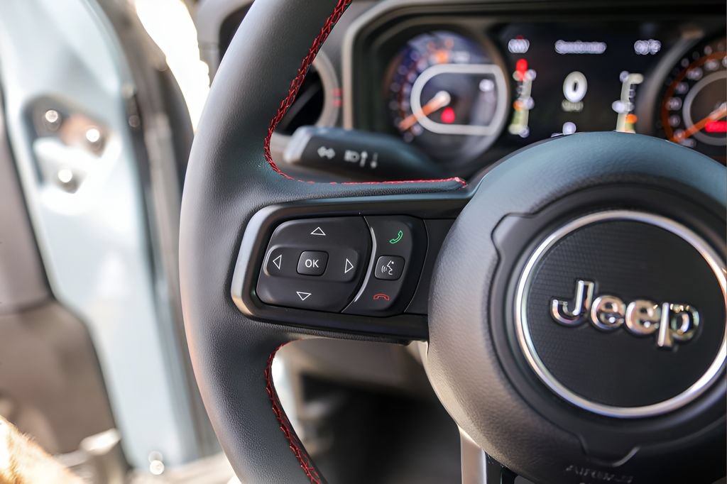 Used 2024 Jeep Wrangler Unlimited Rubicon AWD/4WD image 14