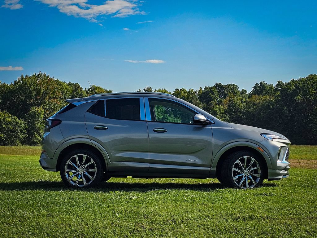 Used 2024 Buick Encore GX Avenir w/ Avenir Convenience Package AWD/4WD image 3