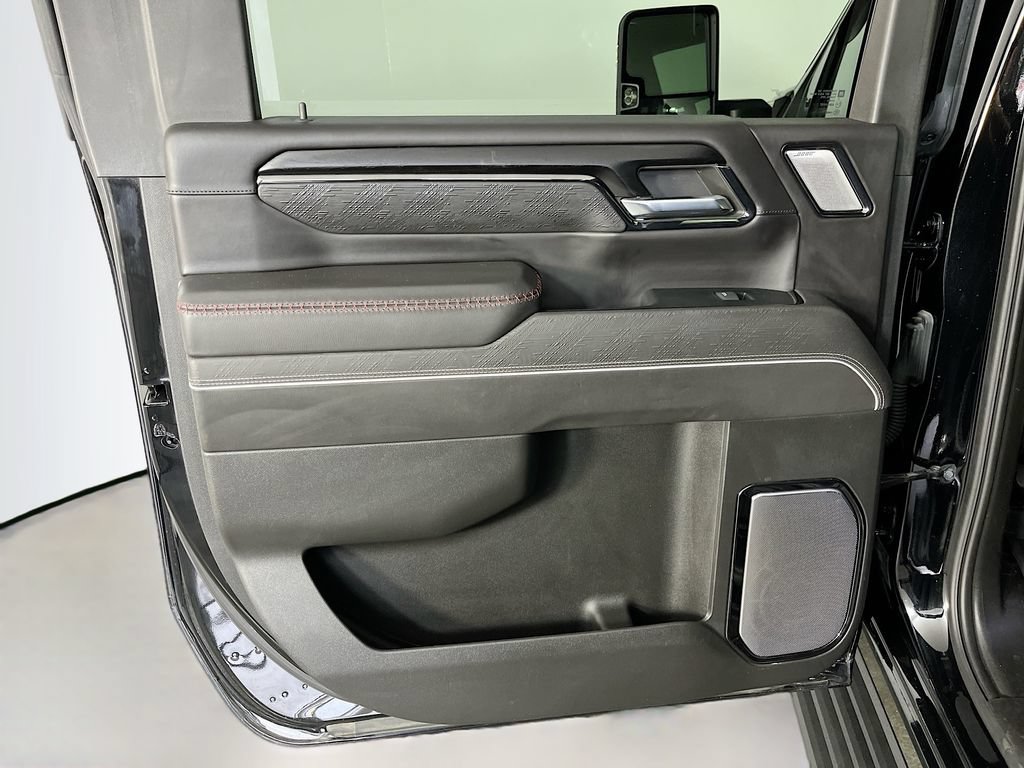 Used 2024 GMC Sierra 2500 AT4X AWD/4WD image 31