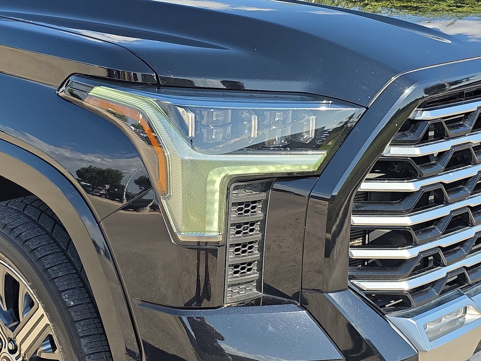 Used 2023 Toyota Tundra Capstone AWD/4WD image 28