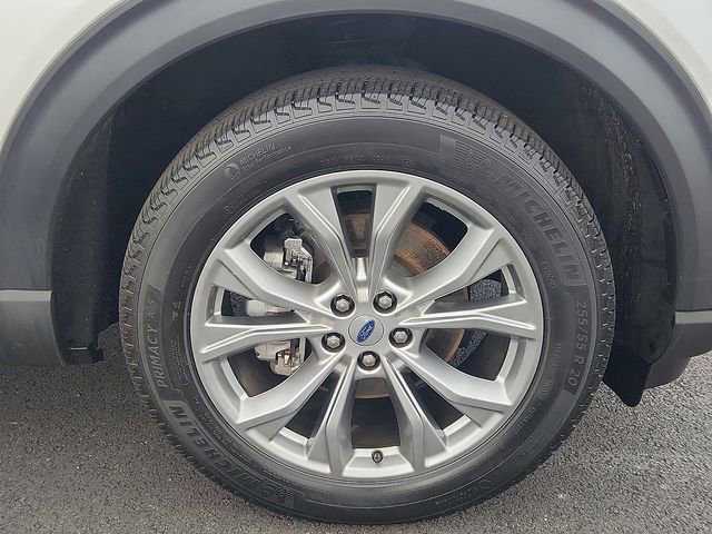 Certified 2022 Ford Explorer XLT w/ Equipment Group 202A image 9