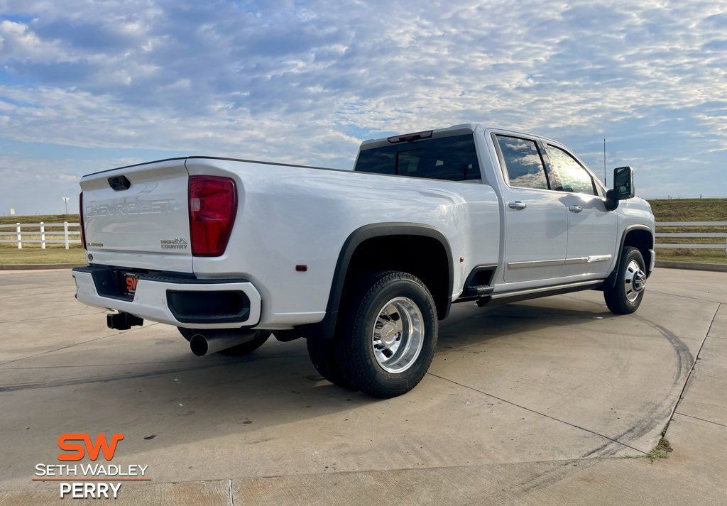 New 2026 Chevrolet Silverado 3500 High Country w/ Technology Package image 3