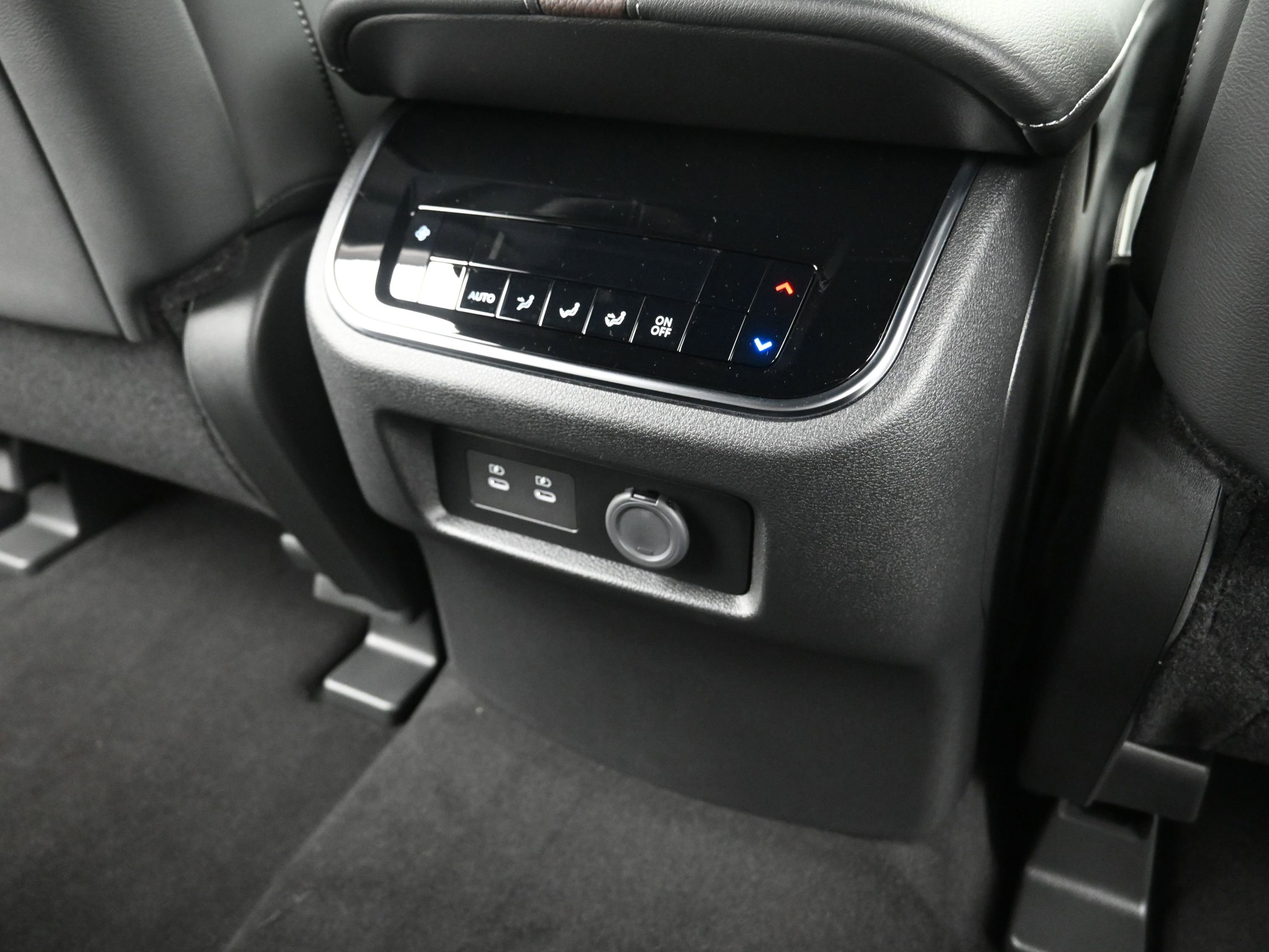 New 2025 Nissan Armada SL image 24