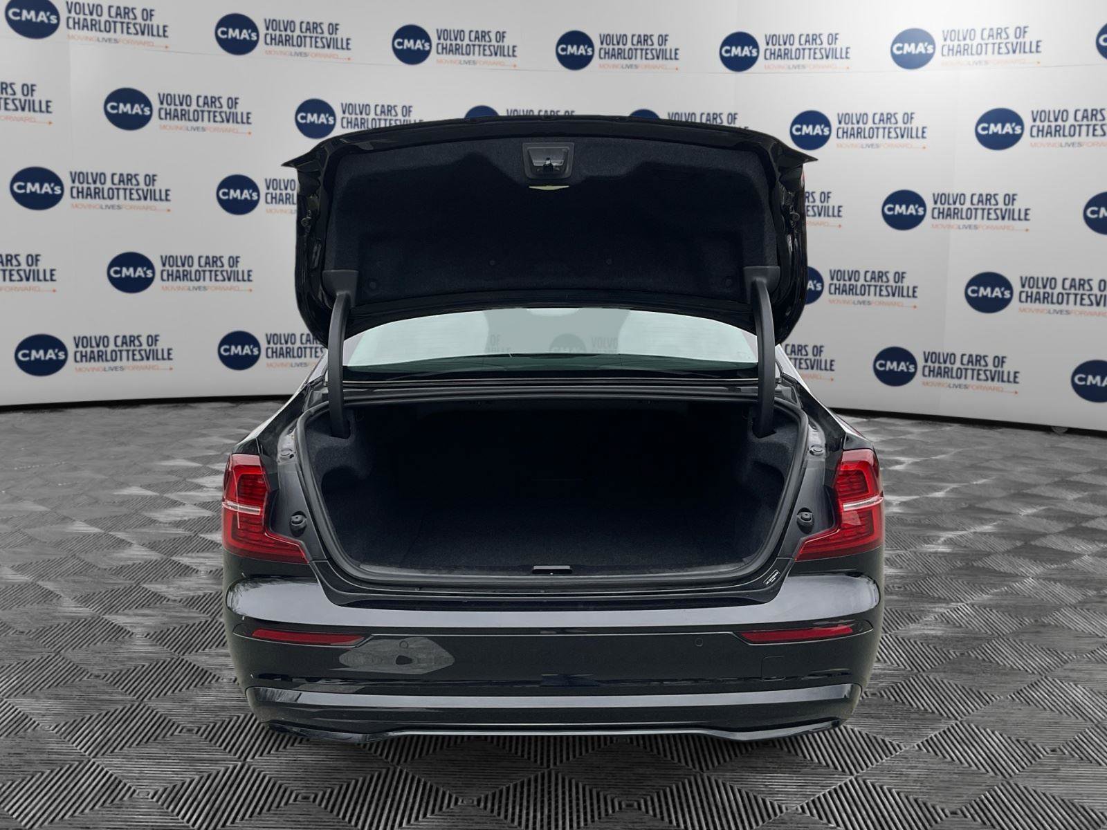 Certified 2025 Volvo S60 B5 Plus AWD/4WD image 11