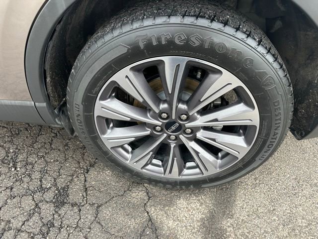 Used 2020 Lincoln Corsair Reserve w/ Equipment Group 202A image 12