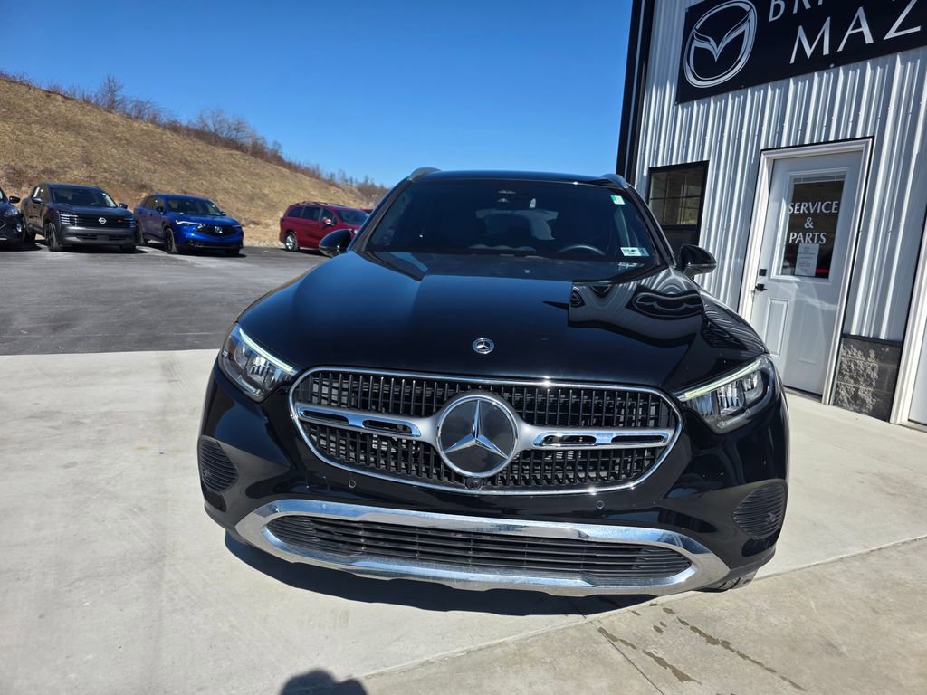 Used 2023 Mercedes-Benz GLC 300 4MATIC image 2