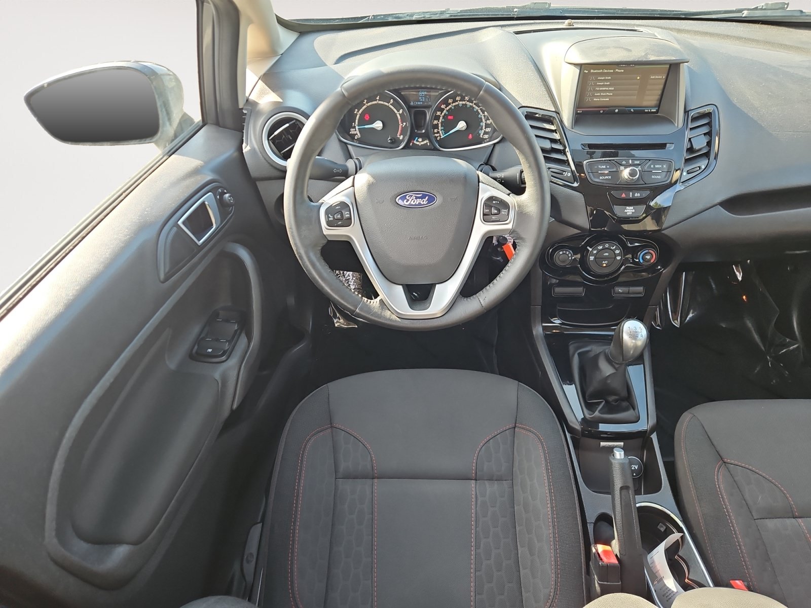 Used 2015 Ford Fiesta SE FWD image 9