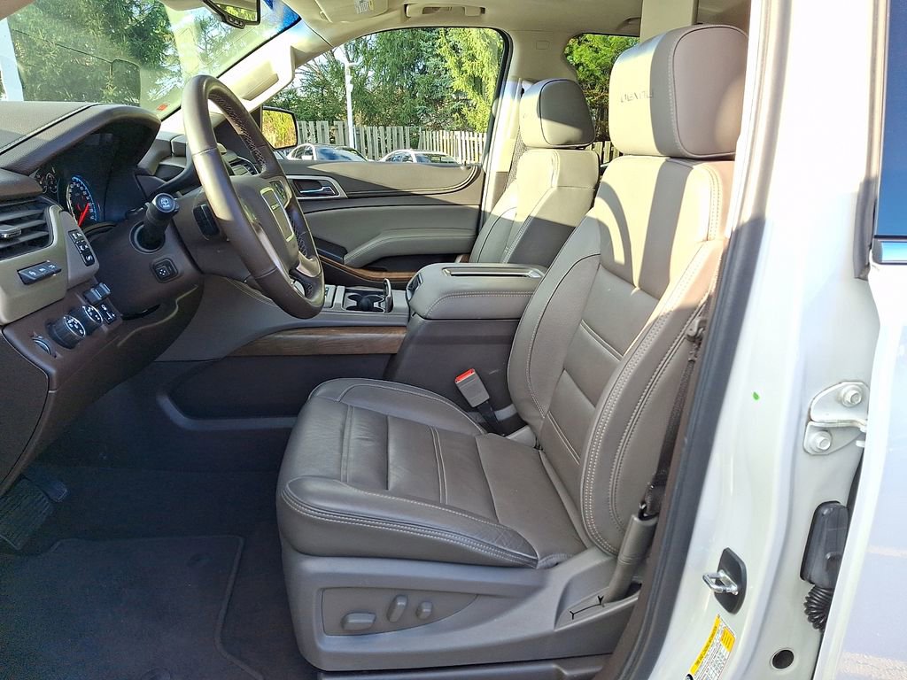 Used 2020 GMC Yukon Denali w/ Denali Ultimate Package image 12