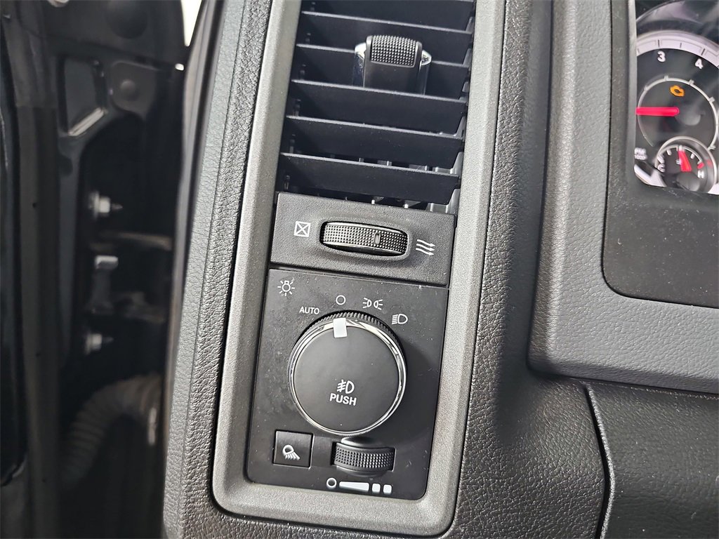 Used 2018 RAM 1500 Express w/ Express Value Package image 30