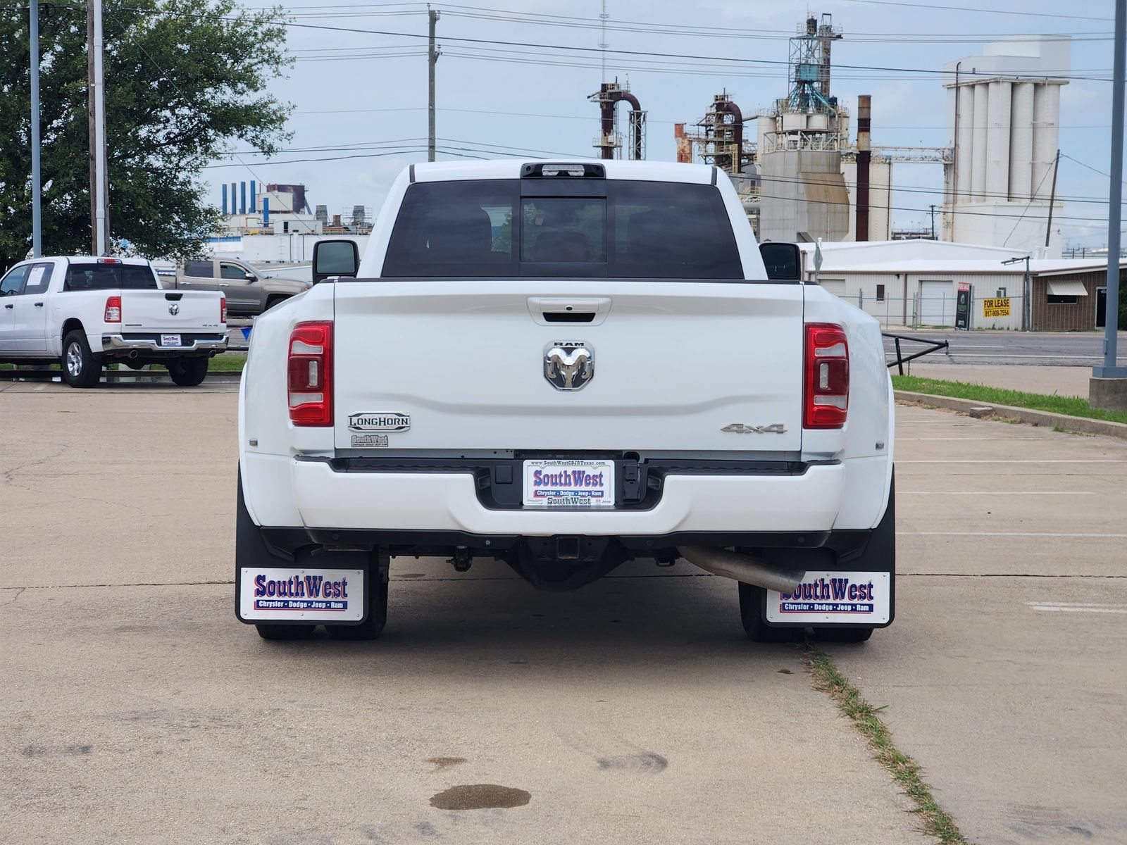 Used 2024 RAM 3500 Limited w/ Towing Technology Group AWD/4WD image 8