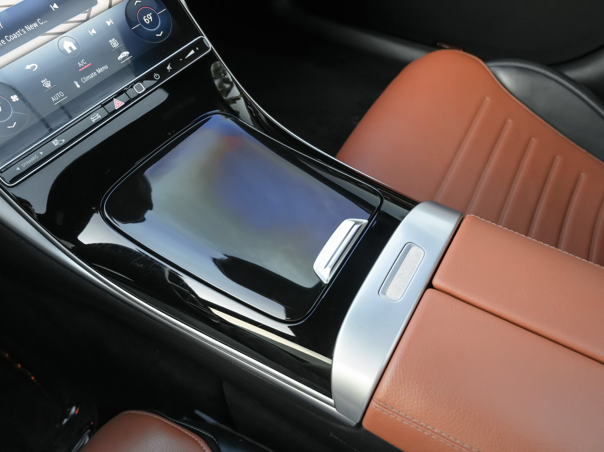 Used 2024 Mercedes-Benz C 300 Sedan image 11
