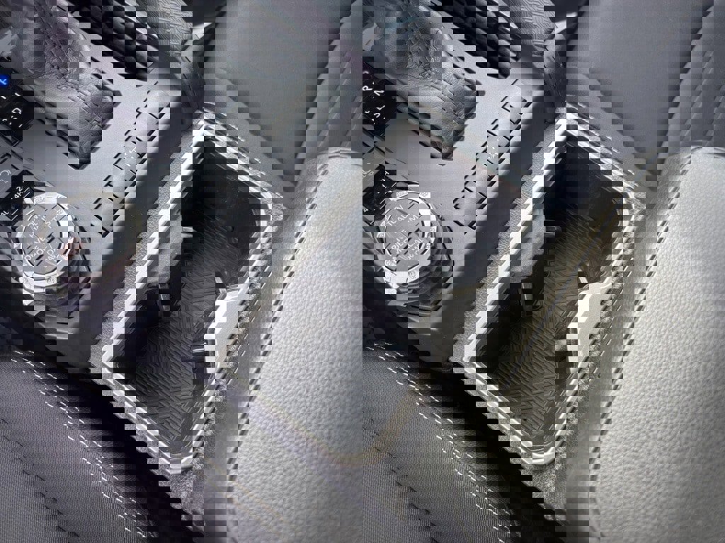 Used 2024 Toyota Tacoma TRD Off-Road image 28