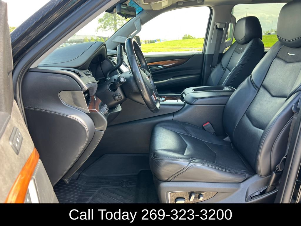 Used 2019 Cadillac Escalade Premium Luxury AWD/4WD image 3