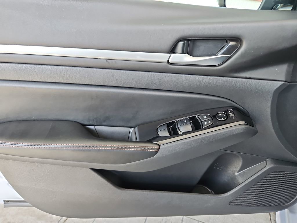 Used 2024 Nissan Altima 2.5 SR image 22