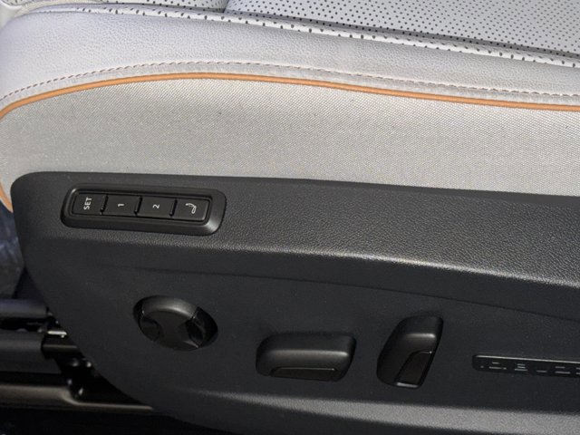 New 2025 Volkswagen ID. Buzz Pro S Plus image 31