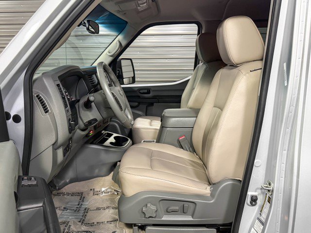 Used 2019 Nissan NV 3500 SL RWD image 21