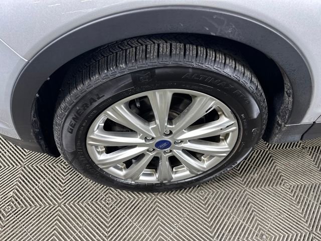 Used 2017 Ford Escape Titanium image 10