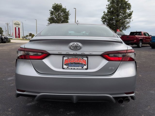 Used 2023 Toyota Camry SE image 6