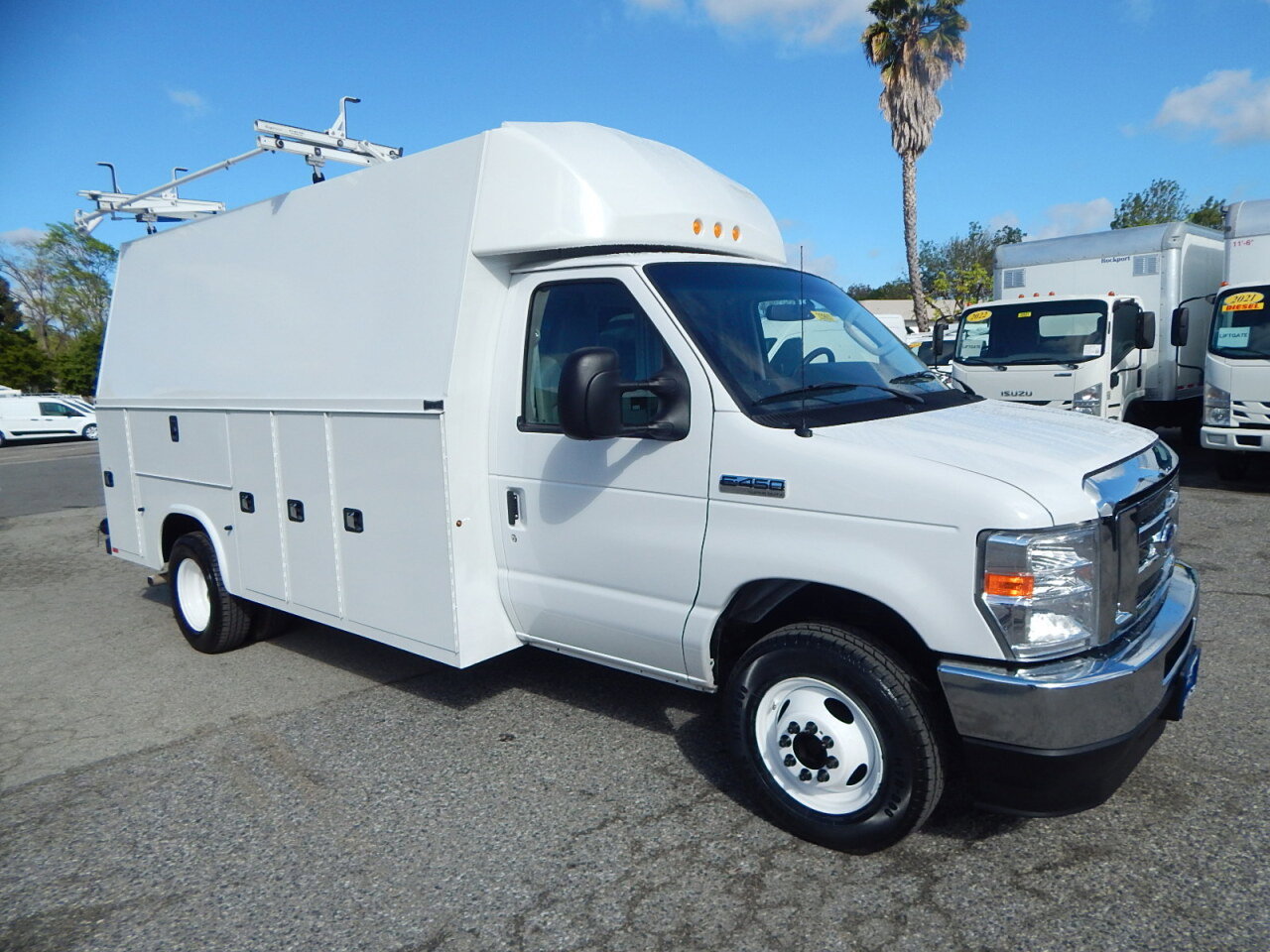 Used 2022 Ford E-450 and Econoline 450 Super Duty w/ Power Windows & Locks Group RWD image 10
