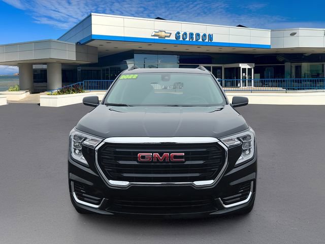 Used 2022 GMC Terrain SLE w/ Driver Convenience Package image 2