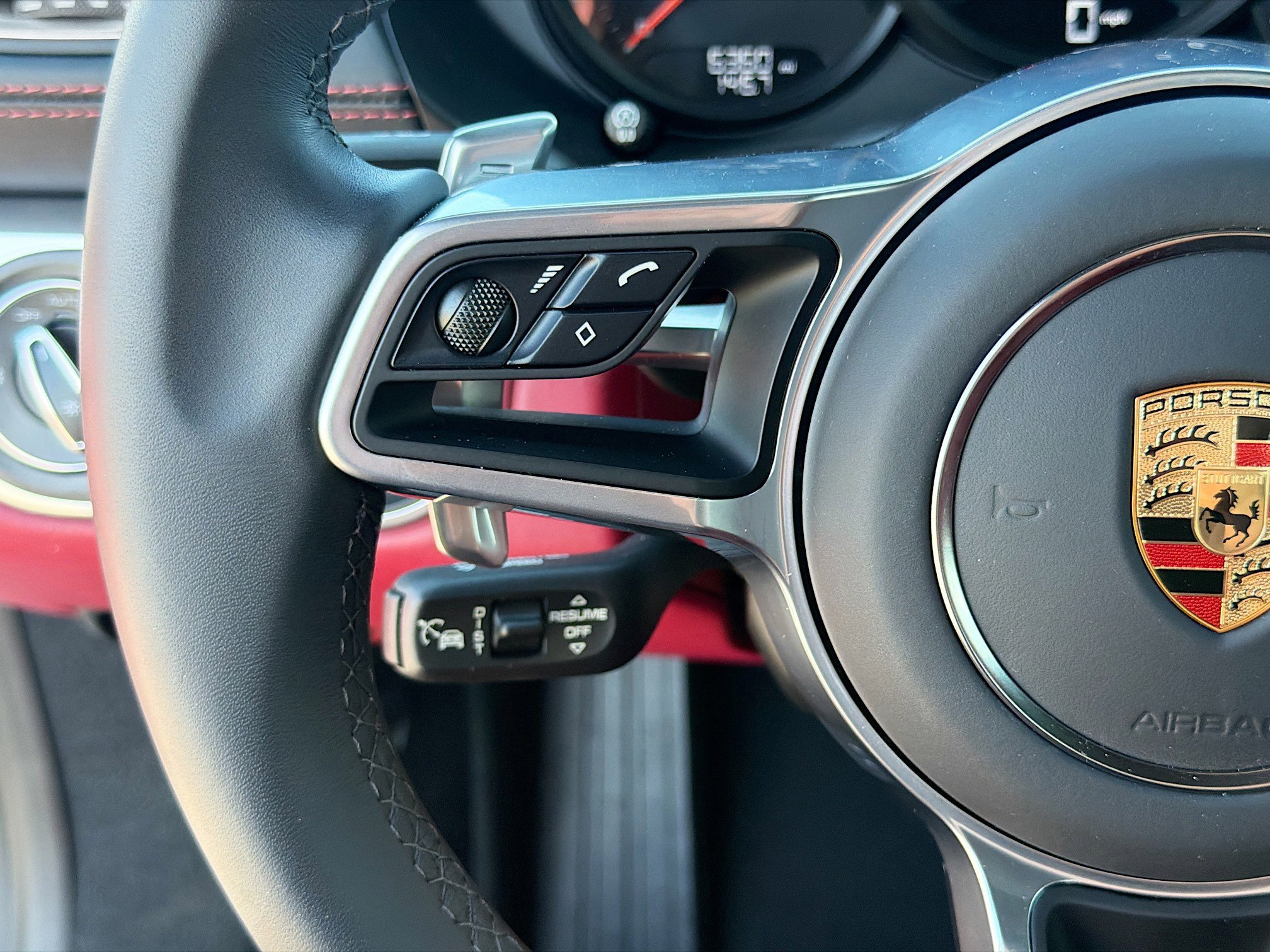 Used 2025 Porsche 718 Cayman RWD image 32