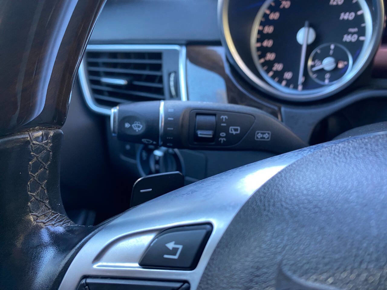 Used 2015 Mercedes-Benz ML 350 4MATIC image 24