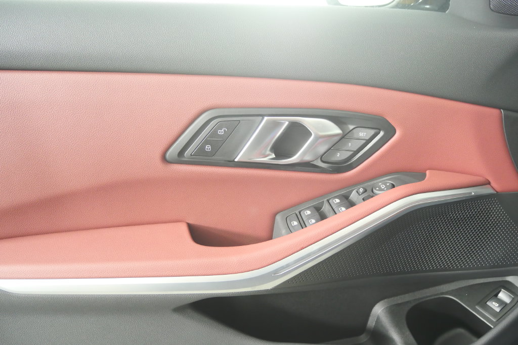 New 2026 BMW 330i Sedan w/ M Sport Package RWD image 9