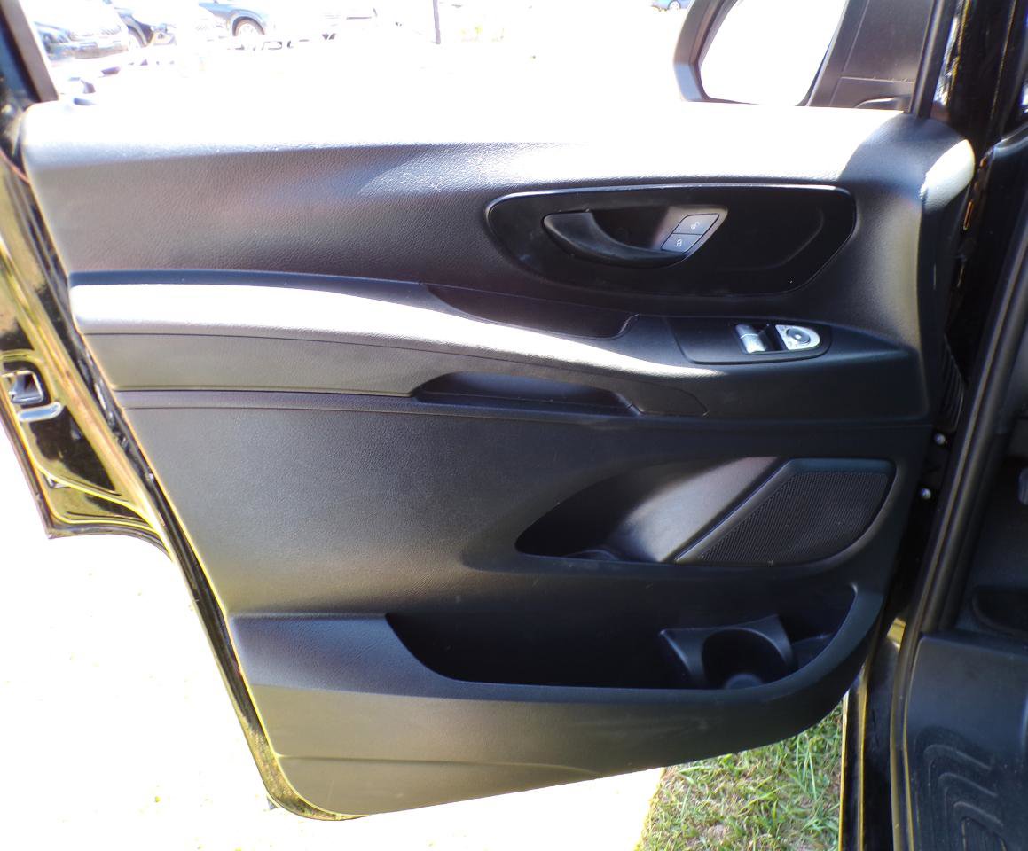 Used 2021 Mercedes-Benz Metris Passenger image 27