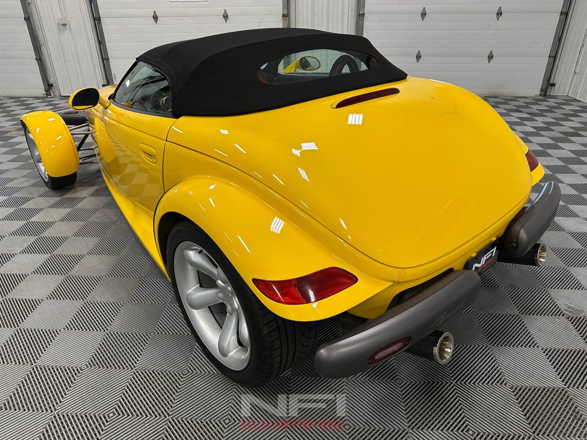 Used 1999 Plymouth Prowler RWD image 19