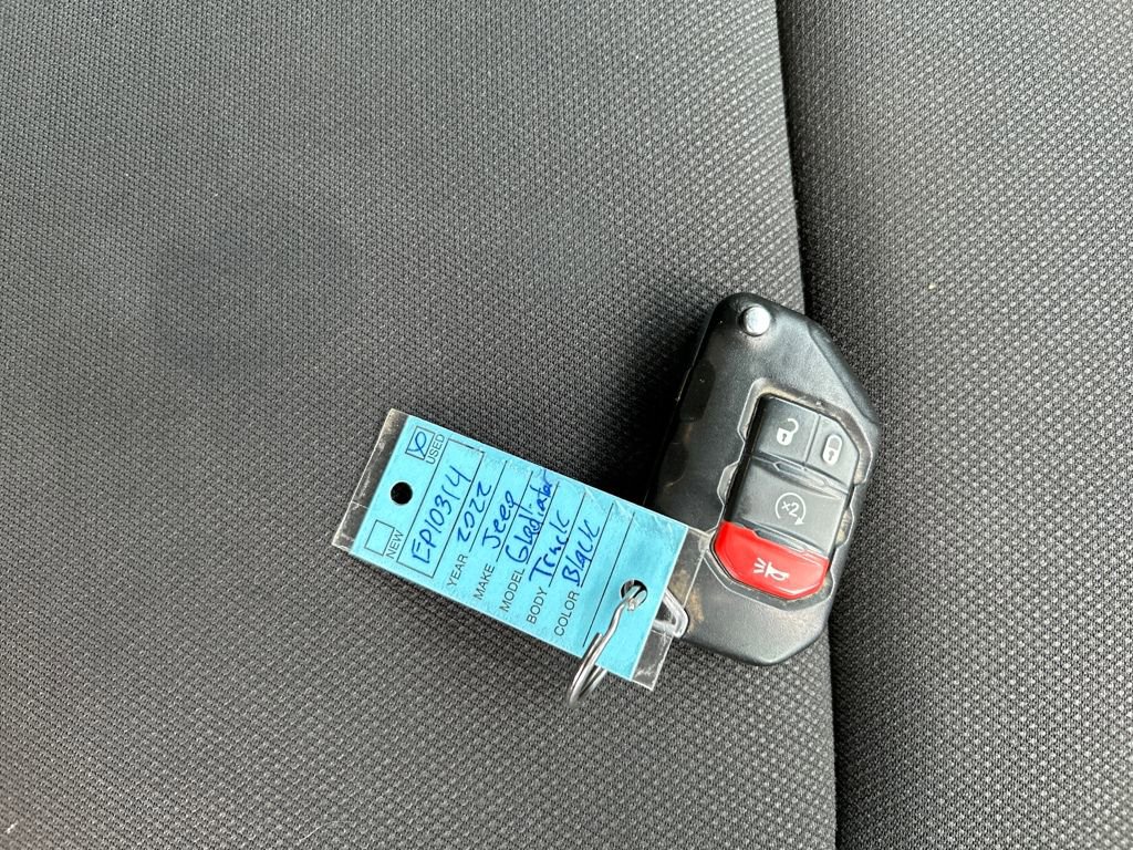 Used 2022 Jeep Gladiator Willys image 31