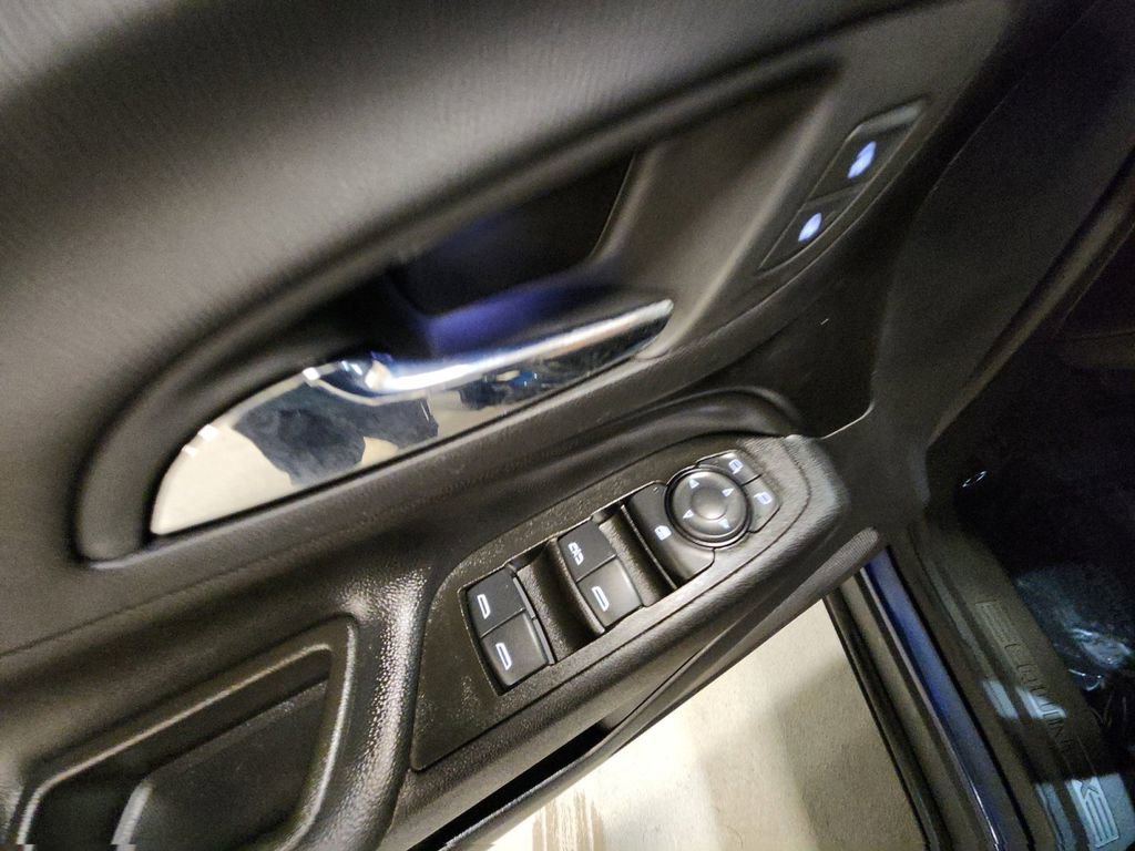 Used 2023 Chevrolet Equinox LT image 34