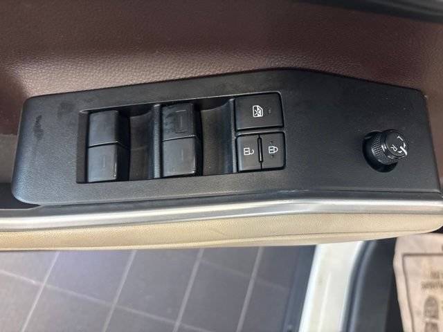 Used 2020 Toyota Highlander XLE FWD image 26