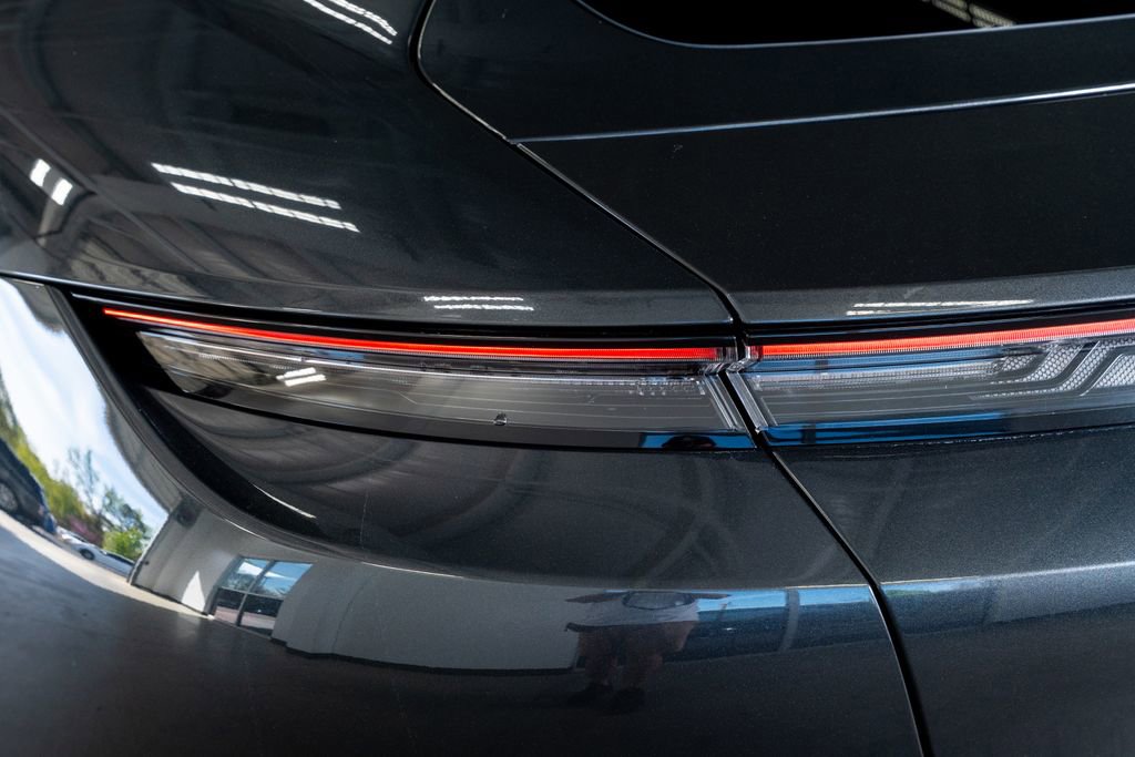 Used 2020 Porsche Taycan Turbo image 24