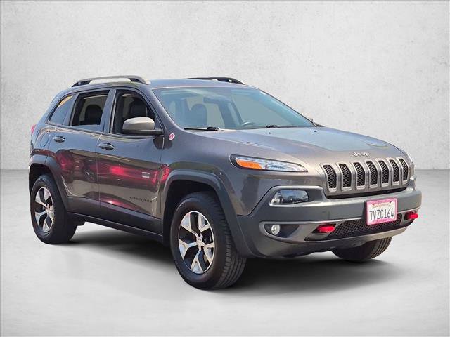 Used 2017 Jeep Cherokee Trailhawk w/ Comfort/Convenience Group AWD/4WD image 3