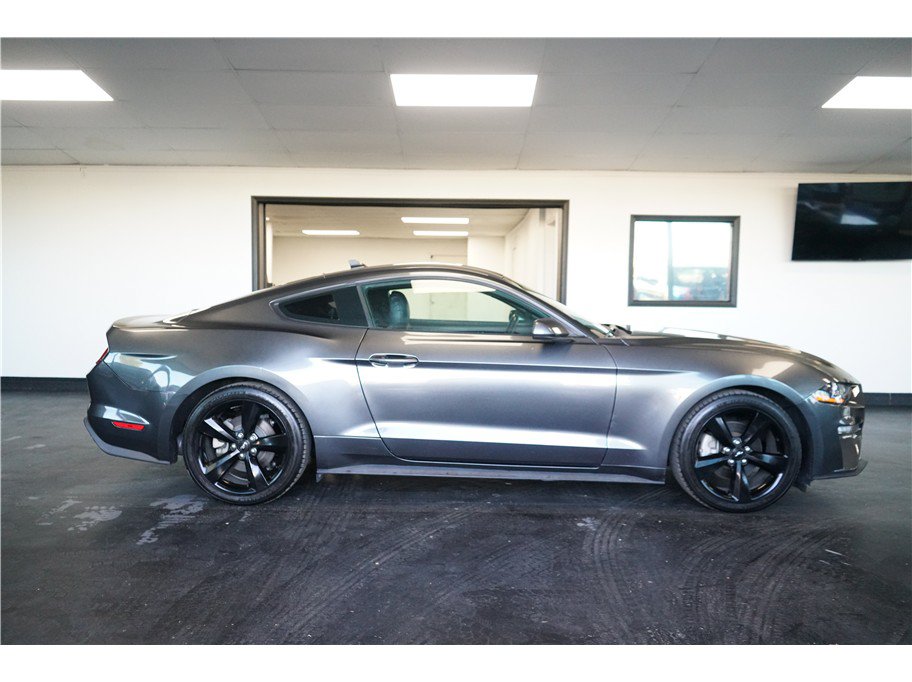 Used 2020 Ford Mustang Coupe RWD image 8