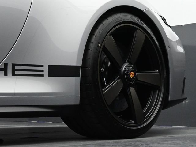 Certified 2026 Porsche 911 GTS image 7