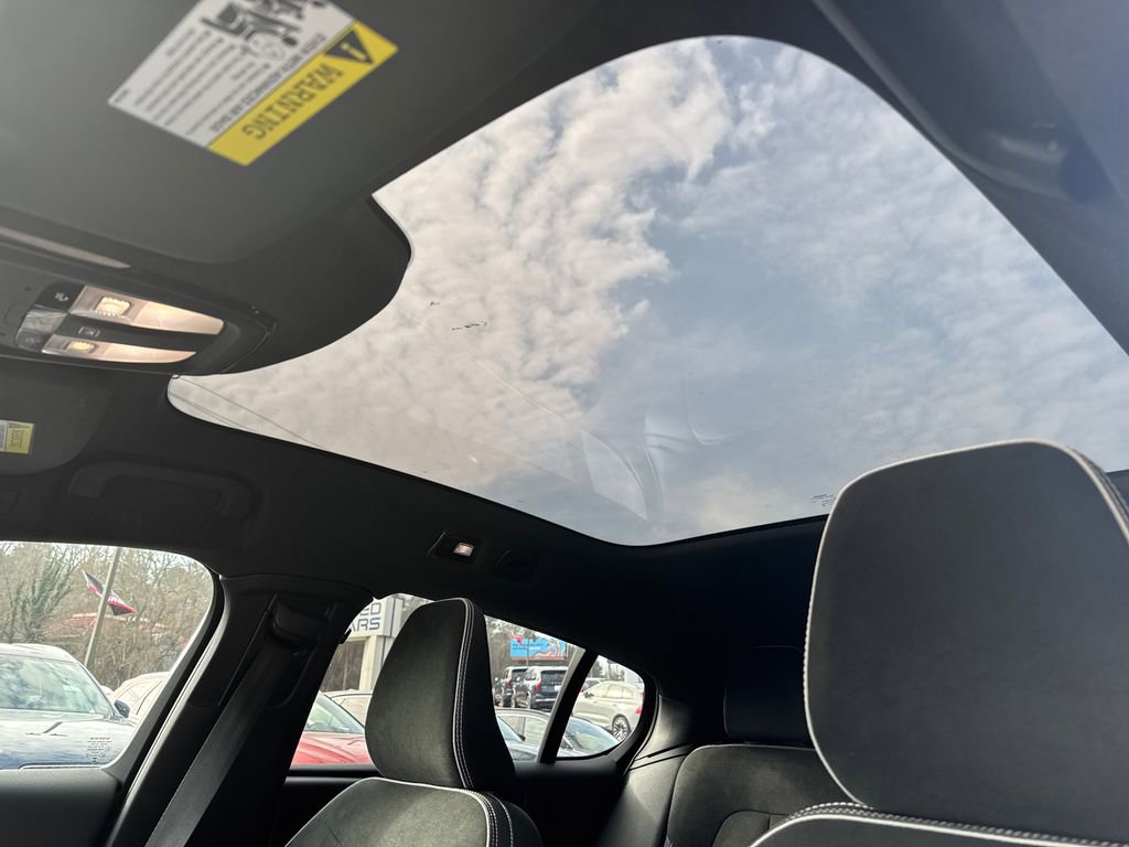 Certified 2023 Volvo C40 P8 Recharge Ultimate w/ Protection Package Premier image 25