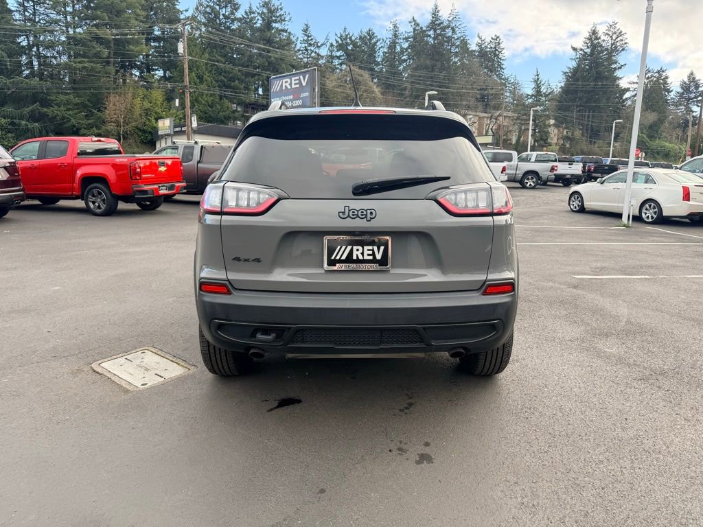 Used 2019 Jeep Cherokee Sport image 4