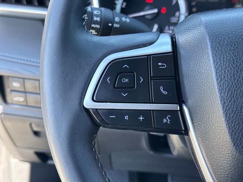 Used 2022 Toyota Highlander XSE image 43
