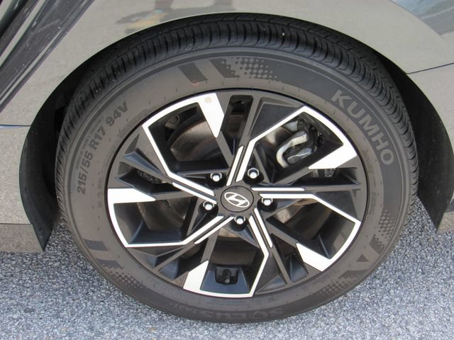 Used 2025 Hyundai Sonata SEL FWD image 12