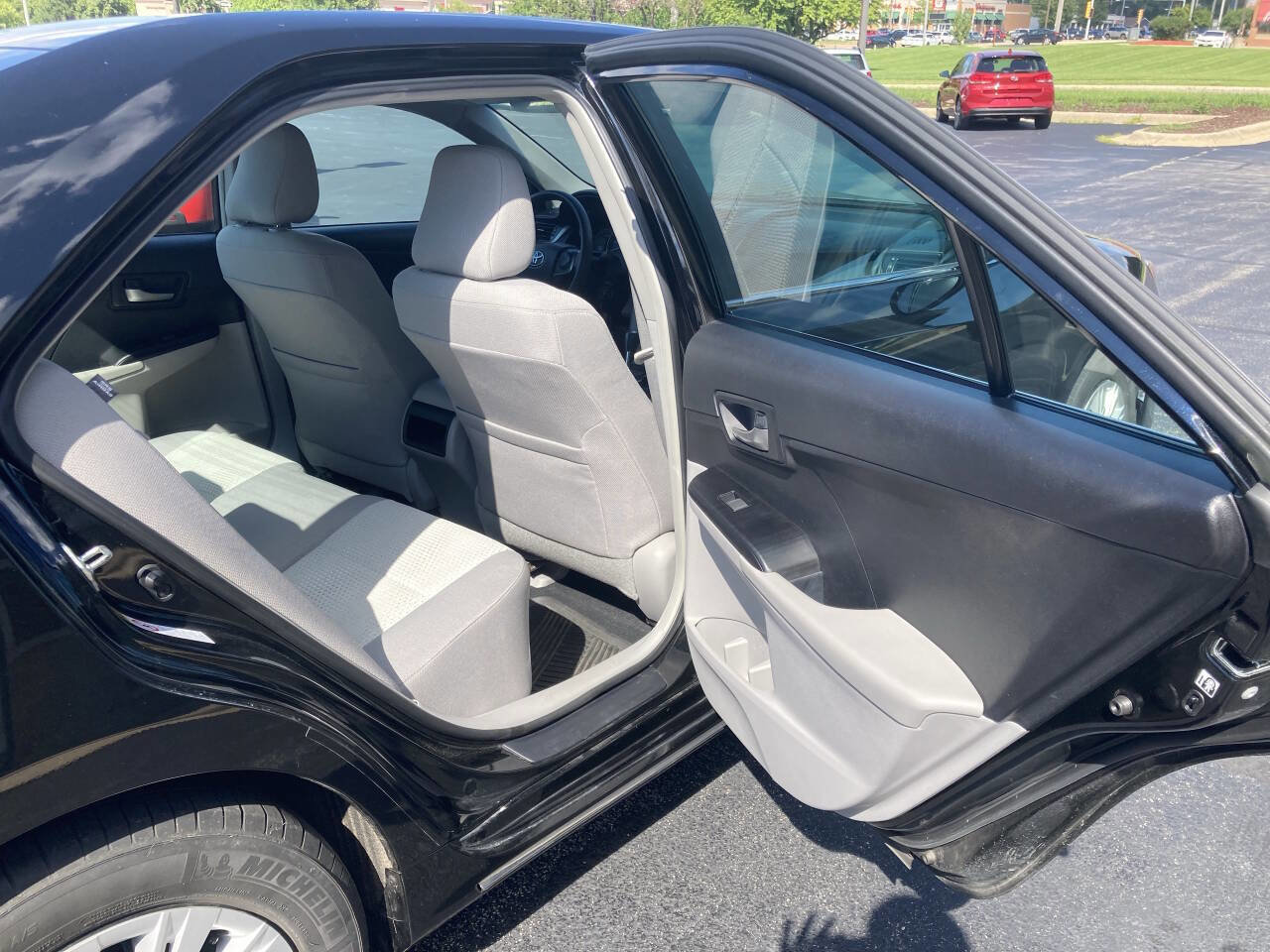 Used 2013 Toyota Camry LE image 21