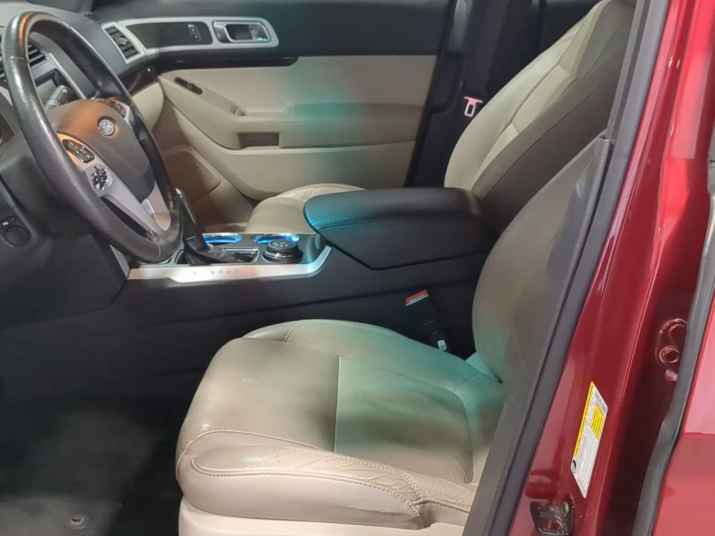 Used 2014 Ford Explorer Limited w/ Equipment Group 302A AWD/4WD image 20