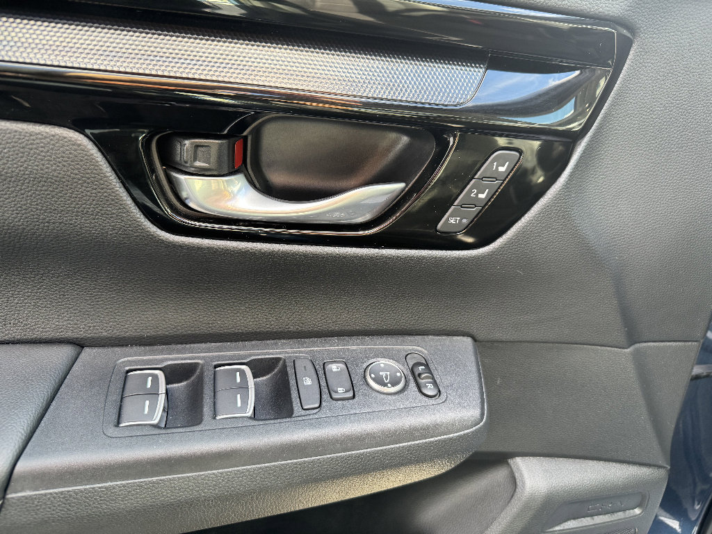 Used 2025 Honda CR-V EX-L image 14