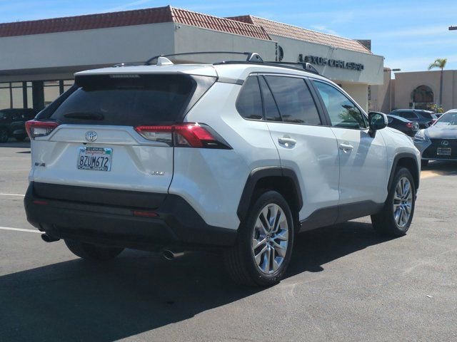 Used 2021 Toyota RAV4 XLE Premium image 6