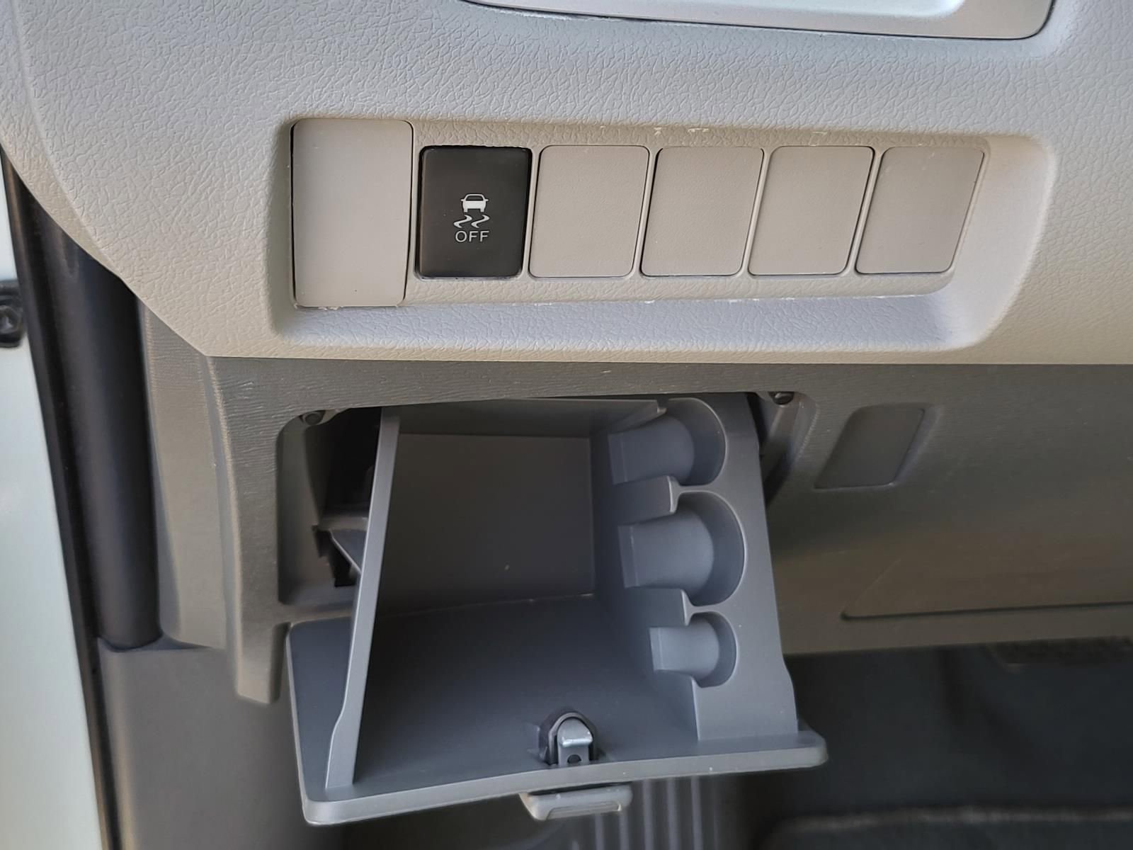 Used 2020 Toyota Sienna L image 19