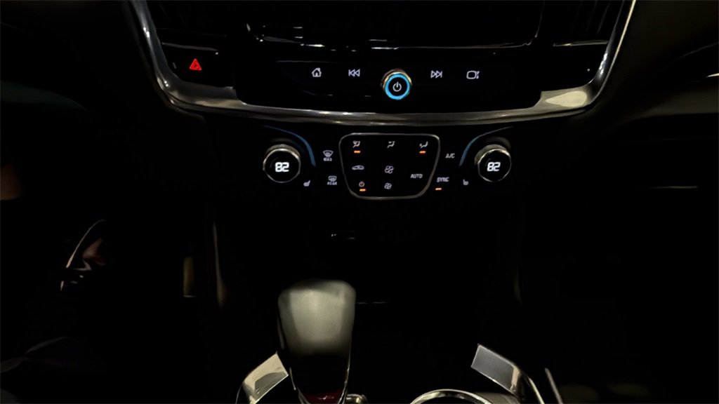 Used 2023 Chevrolet Traverse RS image 28