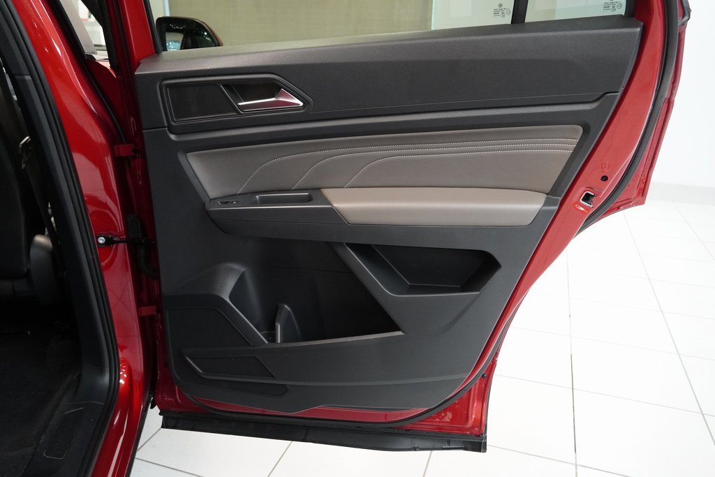 Used 2021 Volkswagen Atlas Cross Sport SE w/ Panoramic Sunroof Package image 28